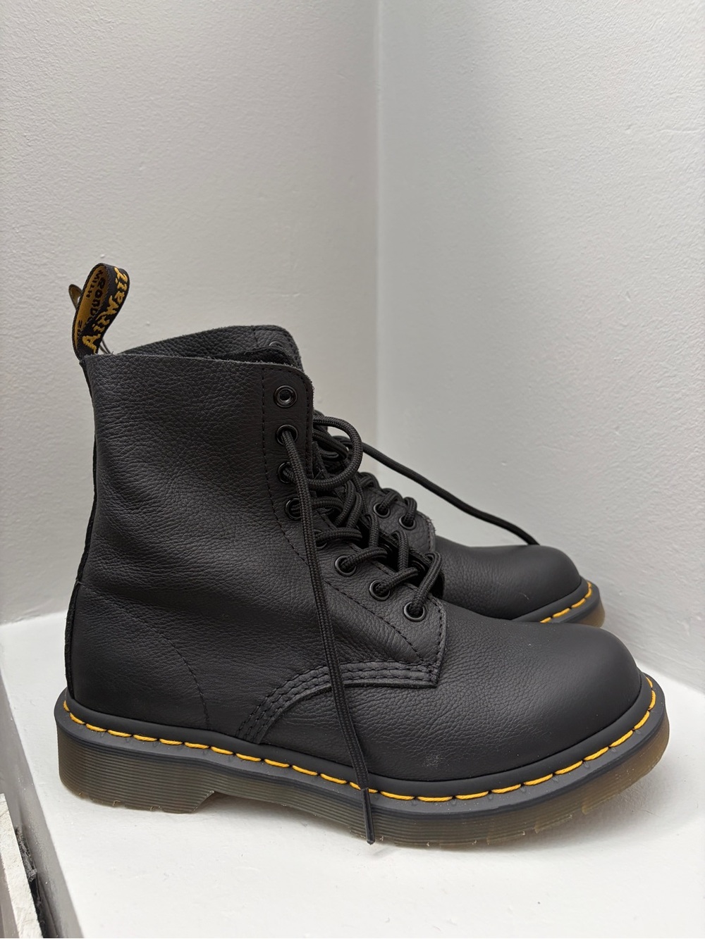 Dr. Martens 1460 Pascal
